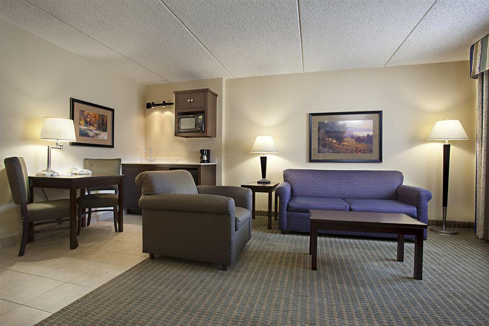 Holiday Inn Express & Suites Wheat Ridge-Denver West, An Ihg Hotel Interior photo
